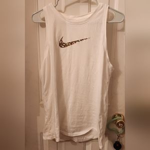 Nike sleeveless tee floral check